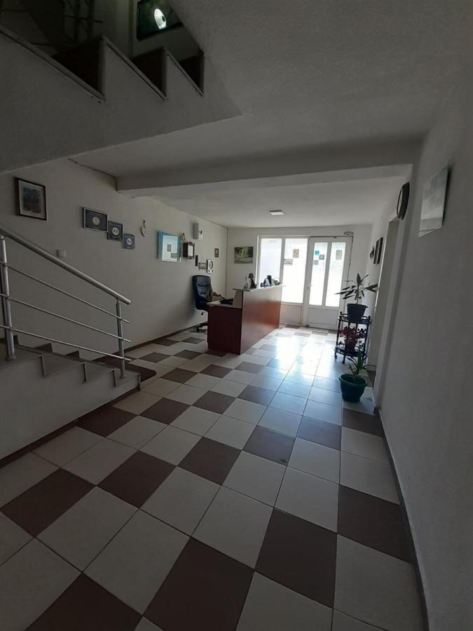 Guest House Zarnovel Palace โอครีด ภายนอก รูปภาพ